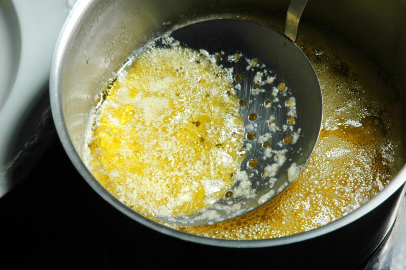 Ghee selbst herstellen – ein alchymisches Produkt